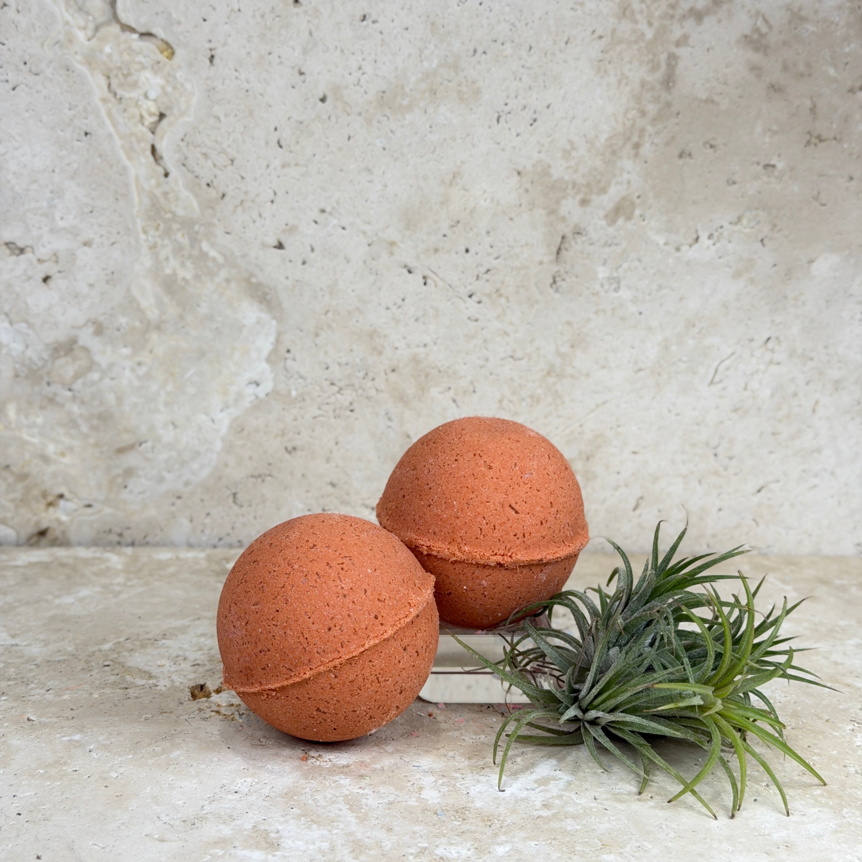 Sandalwood Signature Bath Bomb